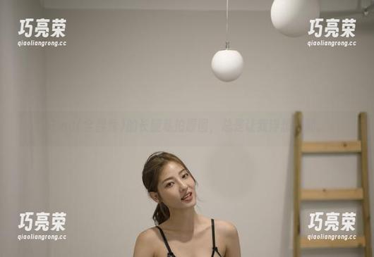 G.su(全智秀)的长腿私拍原图，总是让我浮想联翩。