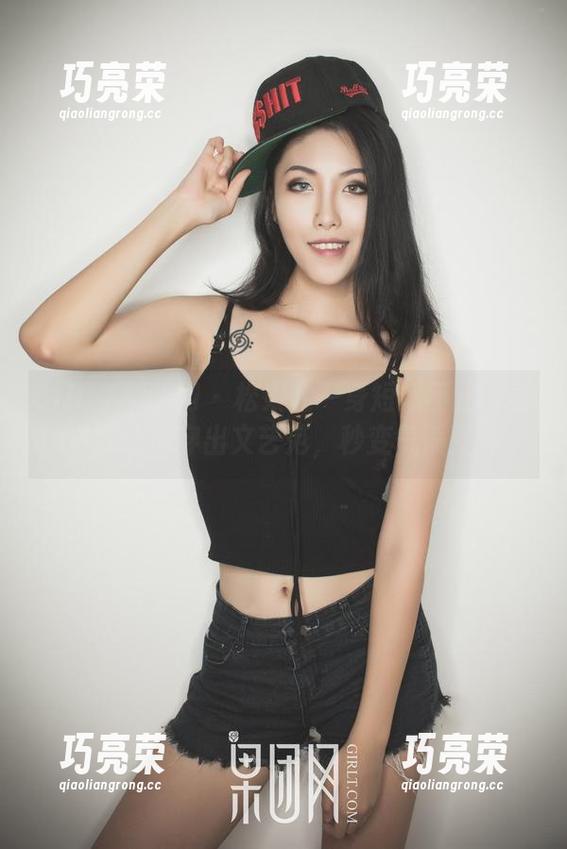 GIRLT果团网-松果儿 GIRLT果团网 - 松果儿一身短裙不止好看,资源让你穿出文艺范,秒变气质女神。