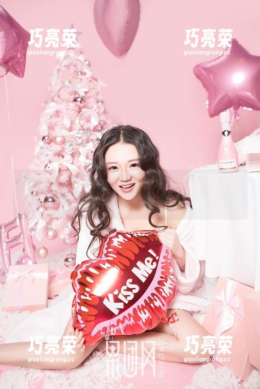 GIRLT果团网 最新探险,果团网的作品《玫瑰少女》,每一帧似乎都透着淡淡的怀旧。