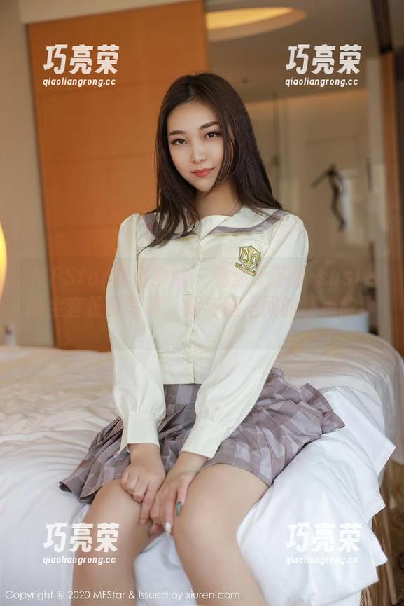 MFStar模范学院-苏西-susie MFStar模范学院 - 着迷于苏西-susie的全套长腿写真,腿与腿之间的那点故事。