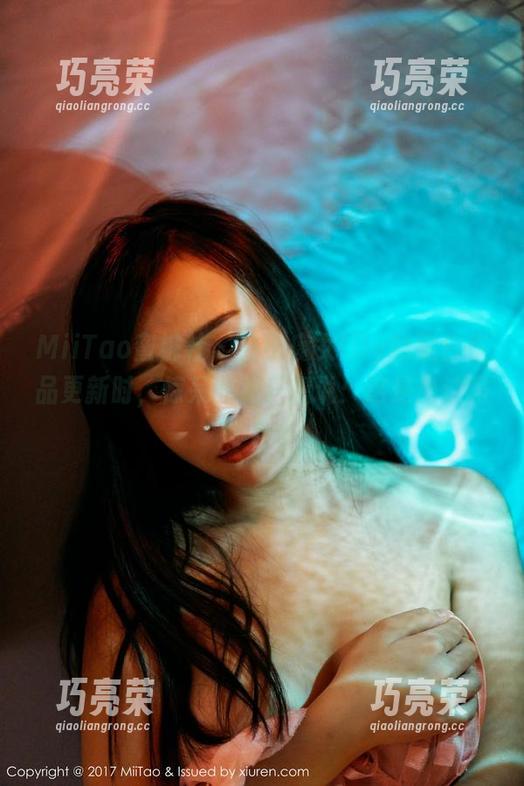 MiiTao蜜桃社-小魔女lily MiiTao蜜桃社 - 当小魔女lily的黑白作品更新时,惊呆的我只想说:这是魔法吗?