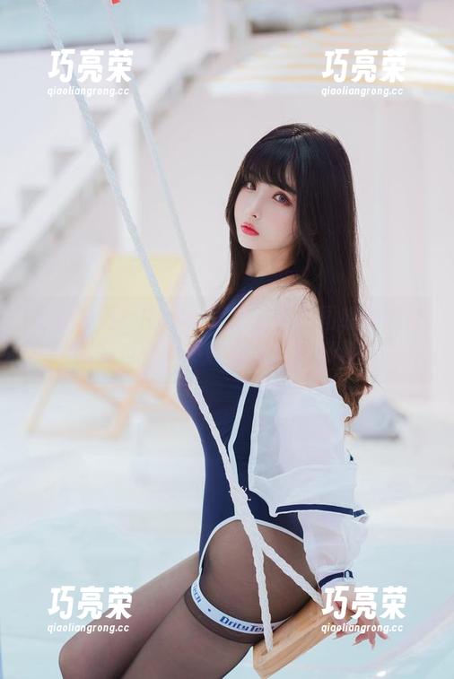 Rioko凉凉子 更衣人偶?Rioko凉凉子的美图或许能让我变成一只小松鼠,狂吃好料!