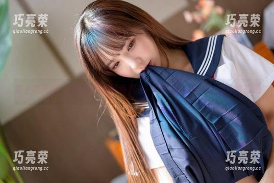 穿上这礼服，一切都能变得特别——Seoyool(서율)的写真资源