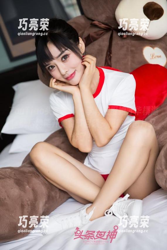 TouTiao头条女神-李梓熙 TouTiao头条女神 - 李梓熙厨娘才华横溢,以后她能开美食节目哦~更新的图片又炸了!