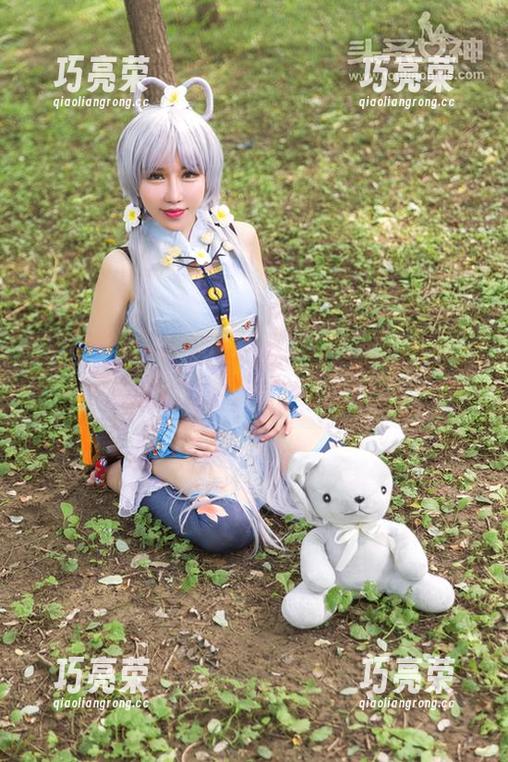 TouTiao头条女神-高韩菲 TouTiao头条女神 - 高韩菲的旗袍写真-这是要把我迷晕的节奏吧