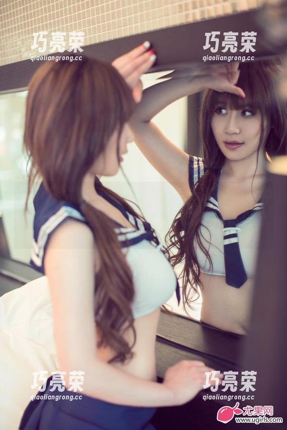 UGirls尤果网-尤菲儿 UGirls尤果网 - 尤菲儿的吊带搭配,有种跟我聊聊天的感觉,壁纸效果可以说满分。