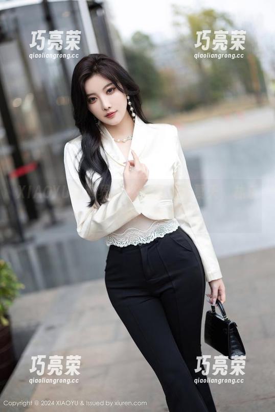 XIAOYU语画界-林乐一 XIAOYU语画界 - 在无圣光的夏天,林乐一与光影玩“捉迷藏”