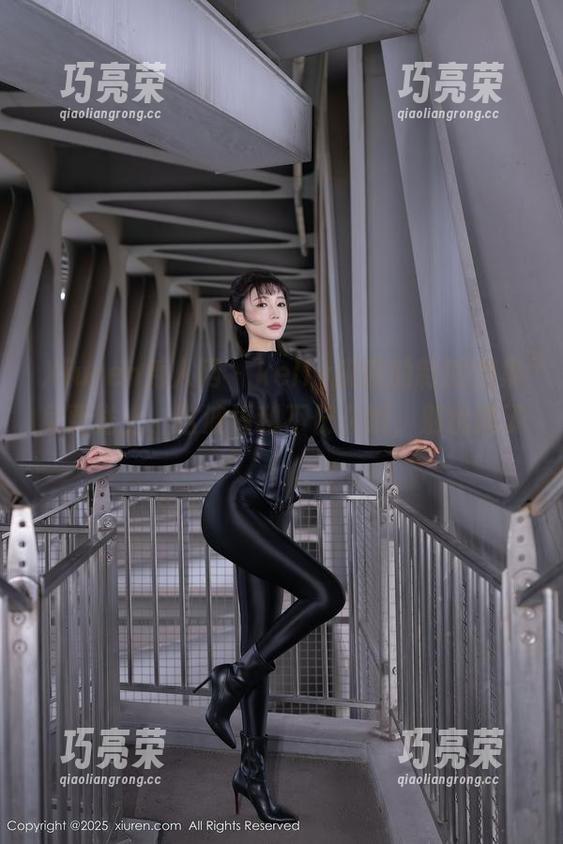 Xiuren秀人网-kelly凯莉 Xiuren秀人网 - kelly凯莉的制服图集免费送上,这波福利不长久哦,别犹豫了!