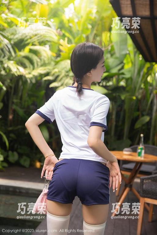 Xiuren秀人网-大美媚京 Xiuren秀人网 - 大美媚京的新作竟然是泳装?这写真风格越来越放飞自我,下载看看吧!