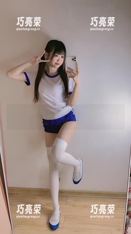 miko酱ww Miko酱的圣诞魔女写真集上线,这更新趁着过节来得很应景呢!