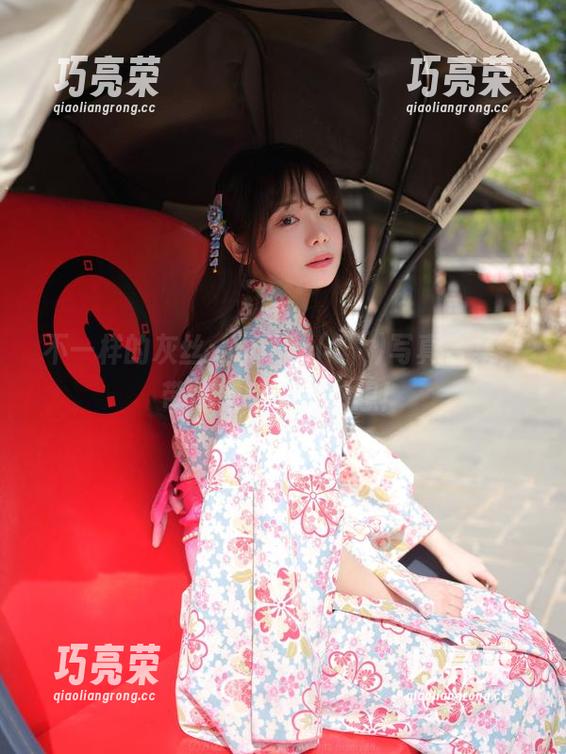 不一样的灰丝：wuyo(우요)写真合集，带你领略奇思妙想！