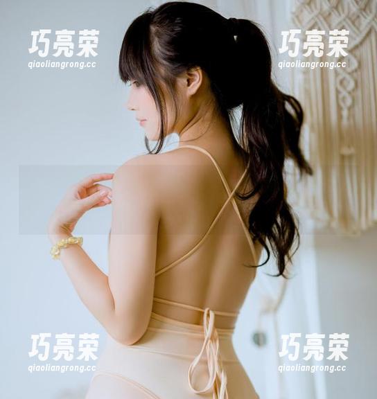 一智智 一智智的瑜伽在线实录:这身体扭得可真让人佩服