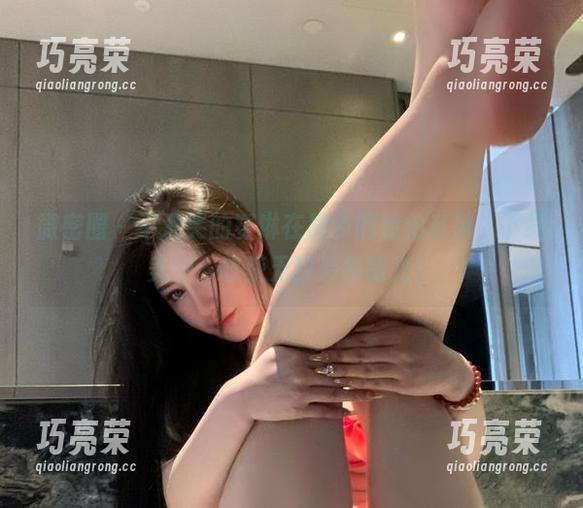 不爱笑的赛琳 微密圈 - 不爱笑的赛琳在异乡的旅拍系列,下载美图,收获无数羡慕眼光!