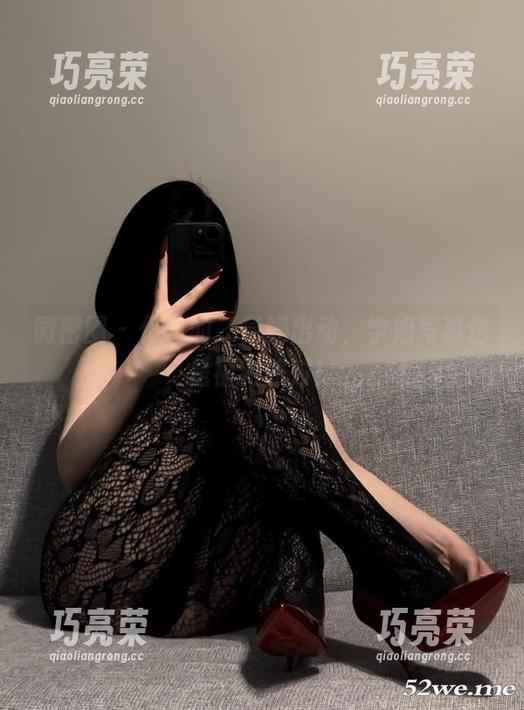 微密圈 - 保守的二舅妈出动，学姐写真也是福利派对！