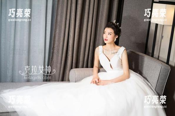 克拉女神-钟淇 克拉女神 - 钟淇穿泳衣,简直就是夏天的代言人,原图给力得很哟!