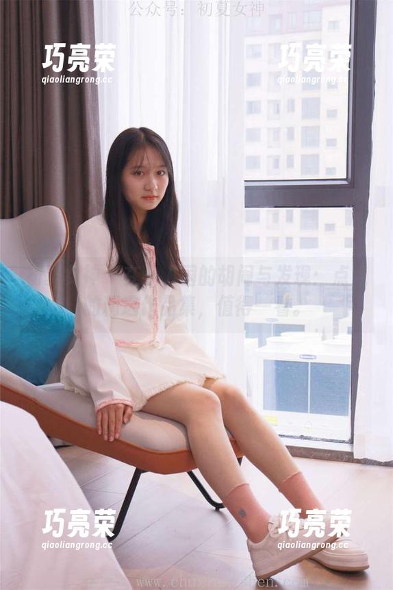 初夏女神-点点 初夏女神 - 在小人国的胡闹与发现:点点的精选作品集,值得一看。