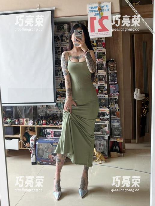 卡通百科老王 微密圈 - 卡通百科老王图集:黑丝玉足,没什么好怕的,反正我只想看脚丫子!