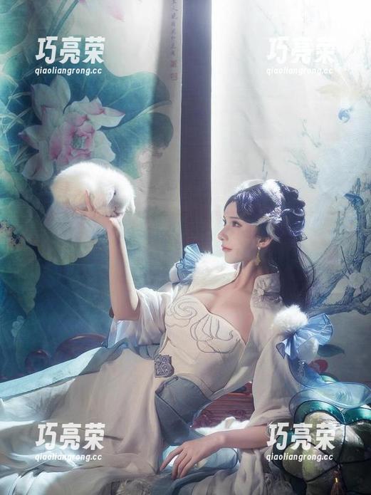 在下萝莉控ii 免费图包:在下萝莉控ii在户外,让我再次相信大自然的“风”好像特别懂她。