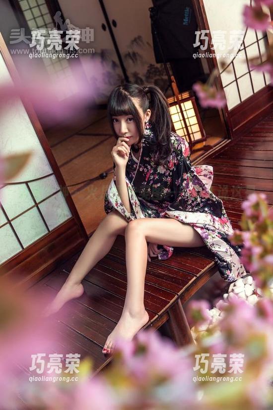 头条女神-火儿 头条女神 - 火儿睡衣美图——有人说这是新趋势