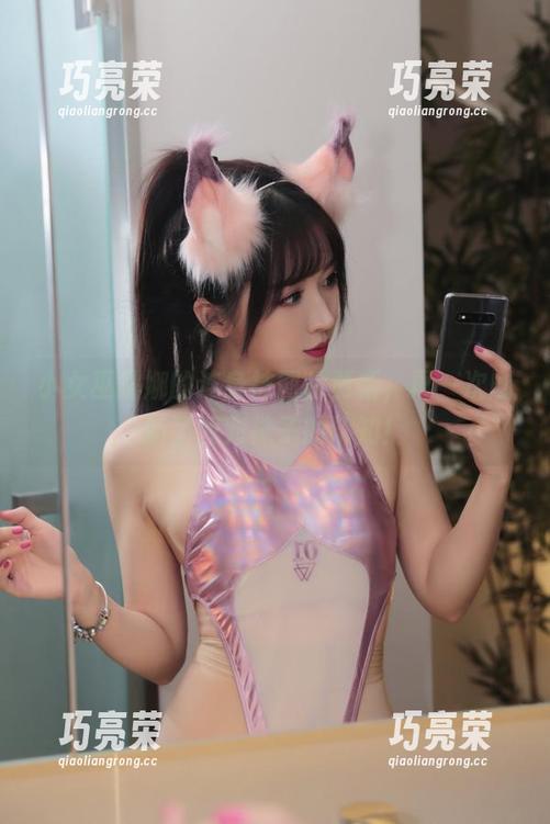 小女巫露娜 小女巫露娜的连身袜图片更新,再一次刷新了我对袜子的认知!