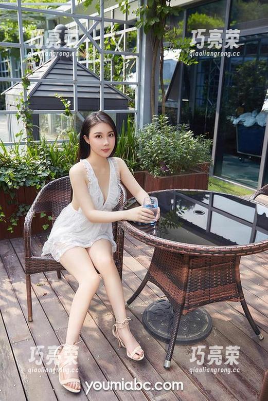 尤蜜荟-Yomi悠蜜 尤蜜荟 - Yomi悠蜜修女分享:我没法说得太多,反正我觉得她的床也是个修道院。