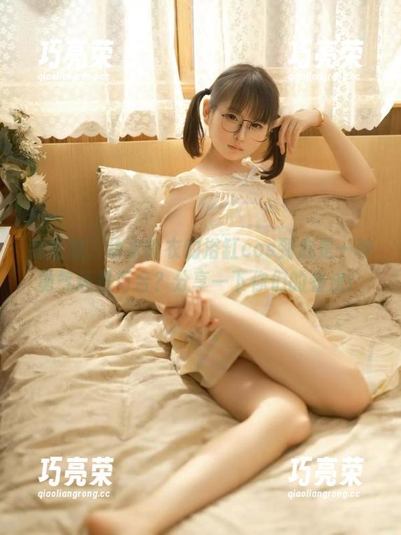 幼水铃衣 我在想,幼水铃衣的浴缸cos到底是一种勇气还是巧合?分享一下你们的看法!