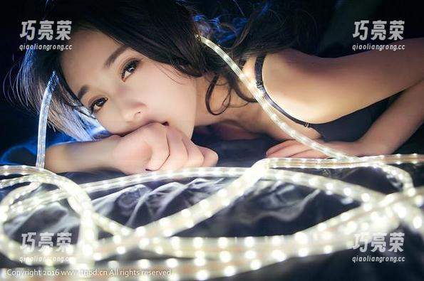 推女神-王婉悠 推女神 - 天台上闲逛,王婉悠在线又搞出点啥花样