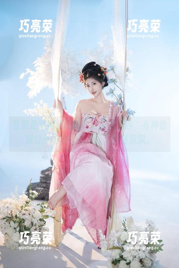 星澜是澜澜叫澜妹呀 星澜是澜澜叫澜妹呀的蕾丝精选,有种恰到好处的模糊感,让人眼睛飘飘。