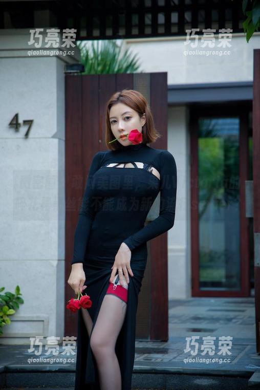 果儿Victoria 微密圈 - 敢问美图里,果儿Victoria的碎花裙黑丝能不能成为新的流行setter?