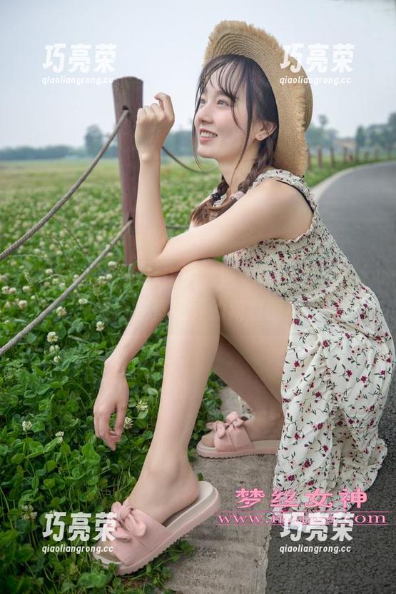 梦丝女神-小苏琪 梦丝女神 - 小苏琪的嘴唇流畅得像流水,绝对是壁纸界的新星啊!