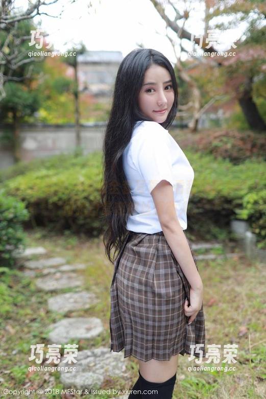 模范学院-甜筒晓彤 模范学院 - 毛衣全套写真,看甜筒晓彤如何把日常变得丝滑动人。