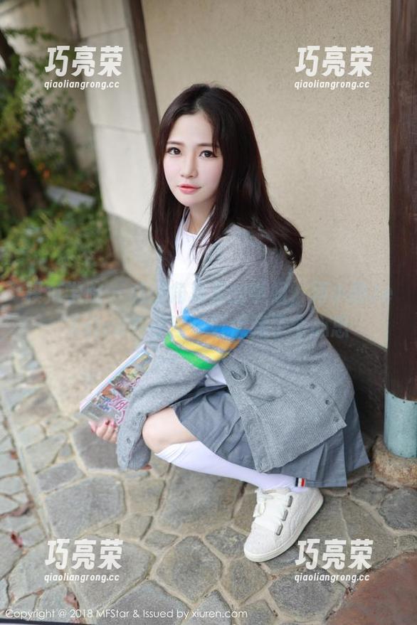 模范学院-蒋小静Jessica 模范学院 - 私房角落里的学姐,蒋小静Jessica在原图里好像藏了个心思