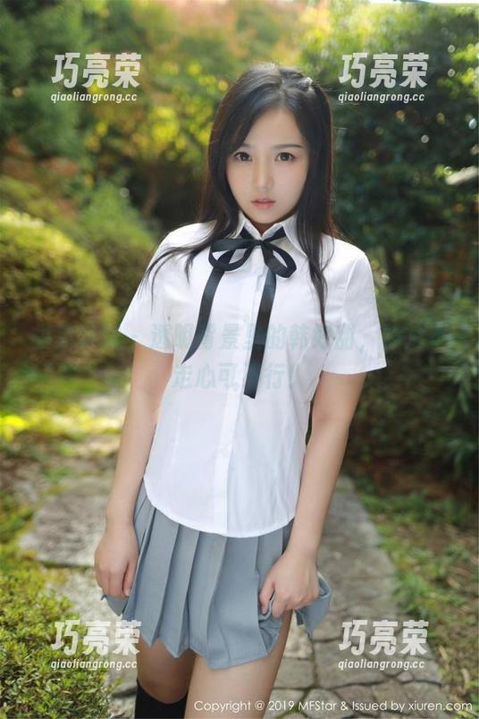 模范学院-韩好甜 模范学院 - 透明背景里的韩好甜,照片不走心可不行!