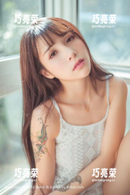 波萝社-柳侑绮 波萝社 - 高清观察:柳侑绮和她的连衣裙,一场不自觉的视线追逐战
