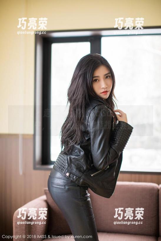 爱蜜社-王沫儿SaSa 爱蜜社 - 走失在王沫儿SaSa的高跟鞋套图中,运气好说不定能找到鞋垫