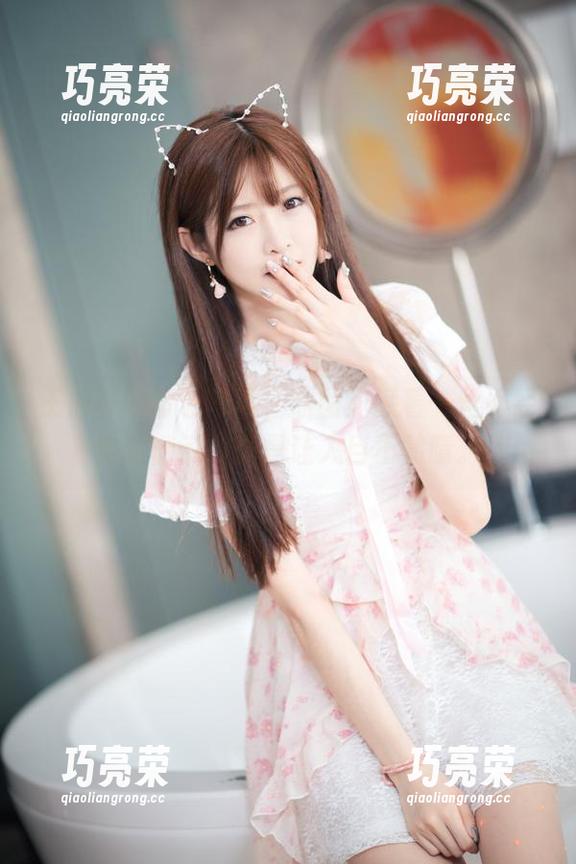 王羽杉 王羽杉的粉色写真,原图里藏着一丝不经意的慵懒,真是让人目不转睛。