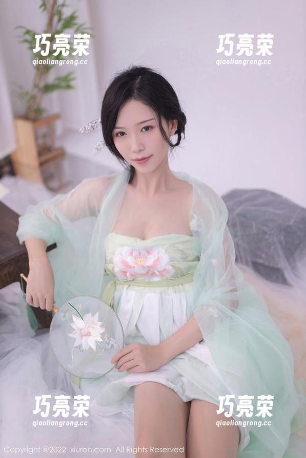 秀人网-一颗甜蛋黄a 秀人网 - 款式如此轻盈——一颗甜蛋黄a短裙写真,值得放大看的高清原图!
