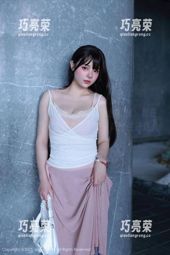秀人网-小乔babyb 秀人网 - 小乔babyb的天台私房,我在那里搬了家,我在想…如果真能住进这儿就好了。