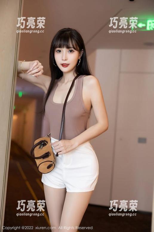 秀人网-小逗逗 秀人网 - 举报小逗逗,因为这套奶牛图让我爱得疯狂,怎么可以下载得如此随意!