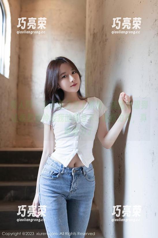 秀人网 - 当李丽莎穿上旗袍，美图抢眼到让我默默拎起我的健身卡...最新力作，真得努力了