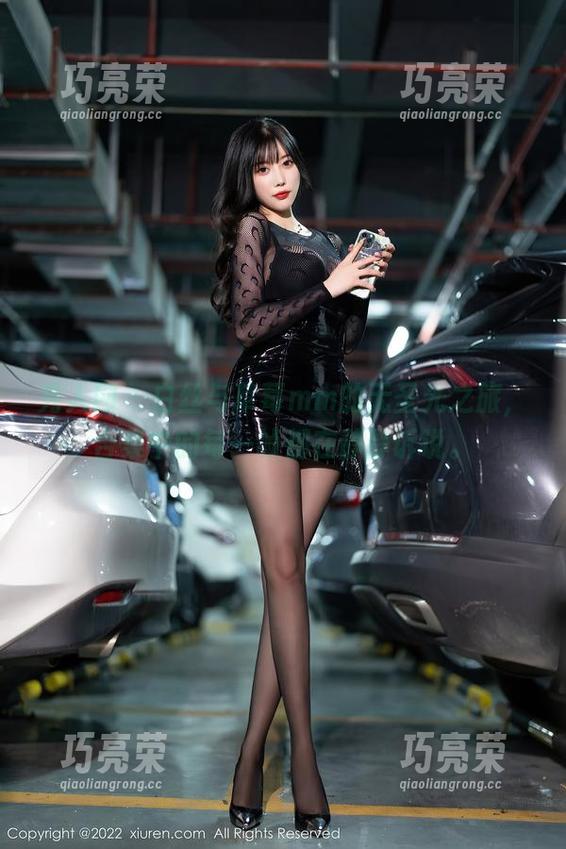 秀人网-草莓mm 秀人网 - 白丝与草莓mm的无圣光之旅,合集中的每一帧都在静静诉说。
