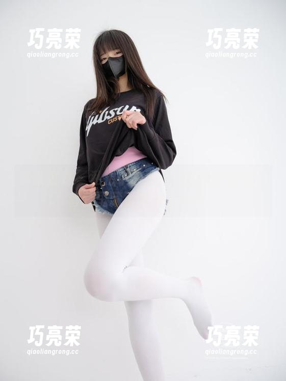 紧急企划-龙崎聆音 紧急企划 - 私拍小故事:龙崎聆音在这一套装里藏了多少小心思?