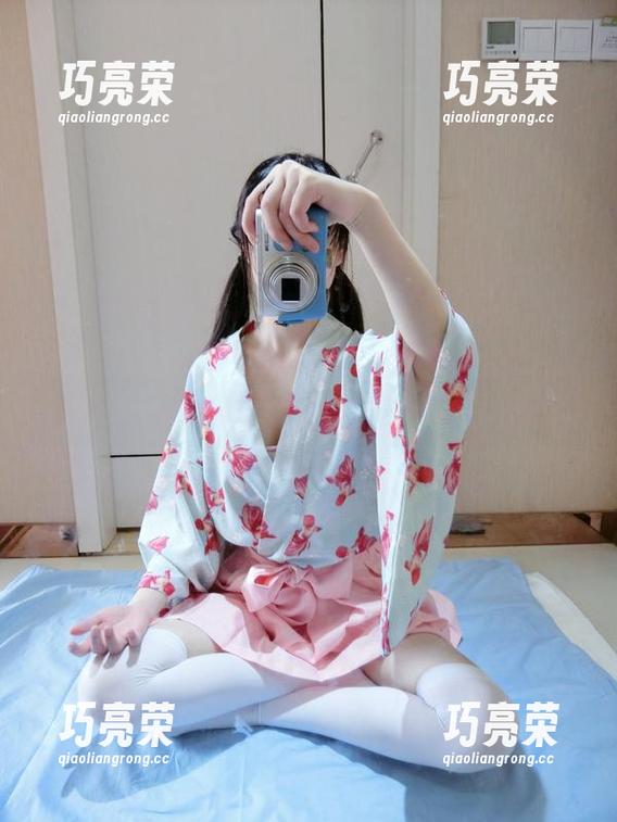 西尔酱 西尔酱的校服合集,看着看着有点晃神?