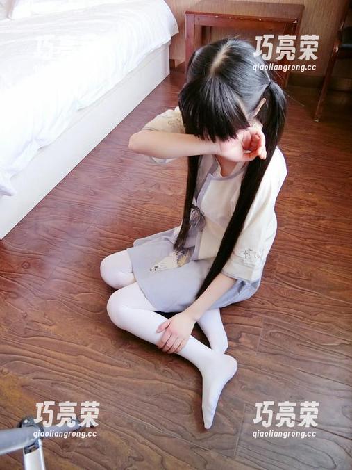 西尔酱 最新更新!西尔酱足尖彩虹,JK白丝的欢乐乱入