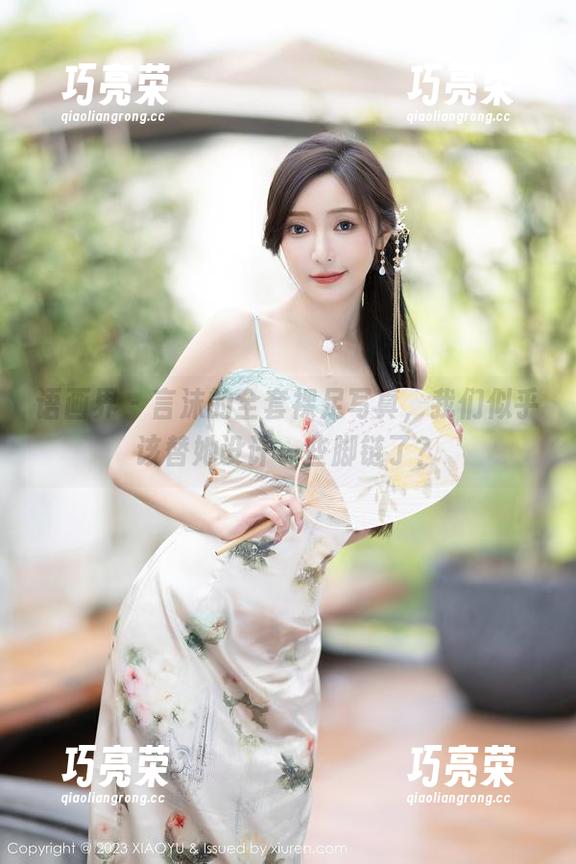 语画界-言沫 语画界 - 言沫的全套裸足写真,我们似乎该替她设计一些脚链了?