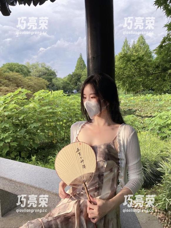 软妹小九九 微密圈 - 快来看!软妹小九九连衣裙图包,颜值与气场的双重打击