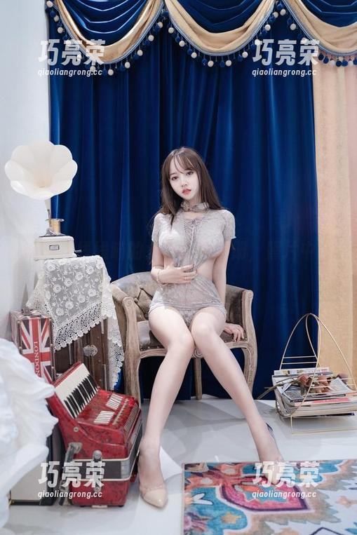 过期米线线喵 过期米线线喵的女仆使用手册,照片中的奇妙姿态