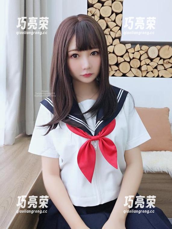 铭铭kizami 有没有注意到铭铭kizami的礼服?那种优雅,完全让这张图片成为了宇宙中最闪亮的一颗星。