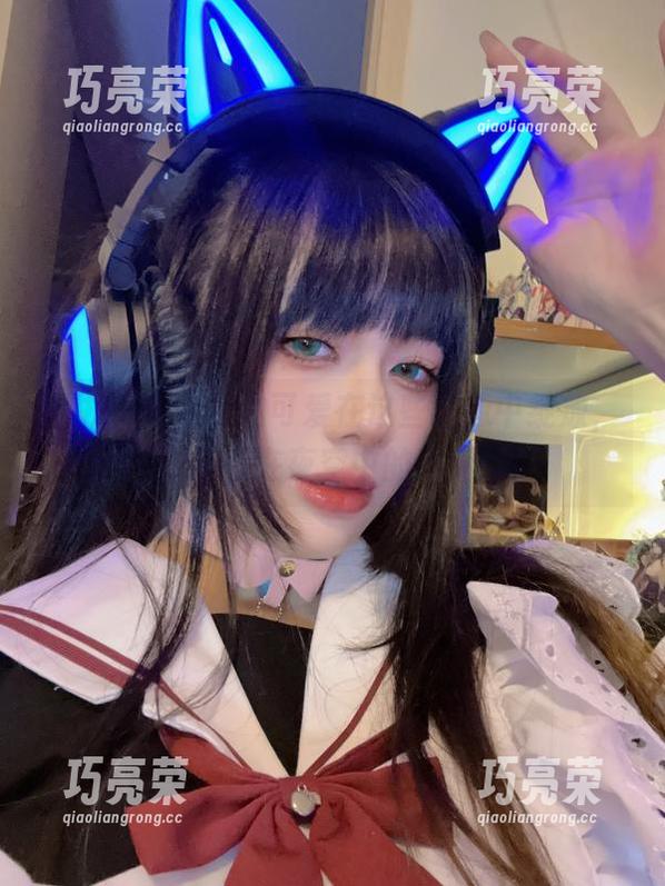阿九从不咕咕的可爱在这些画像中绽放，就像星星在夜空中的小闪烁。