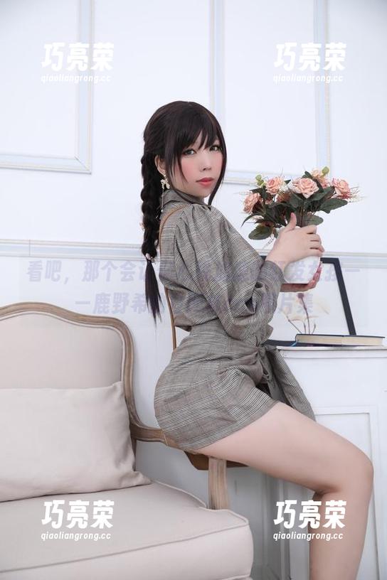 鹿野希 看吧,那个会让你心跳加速的红发女孩——鹿野希的白网袜cos照片集